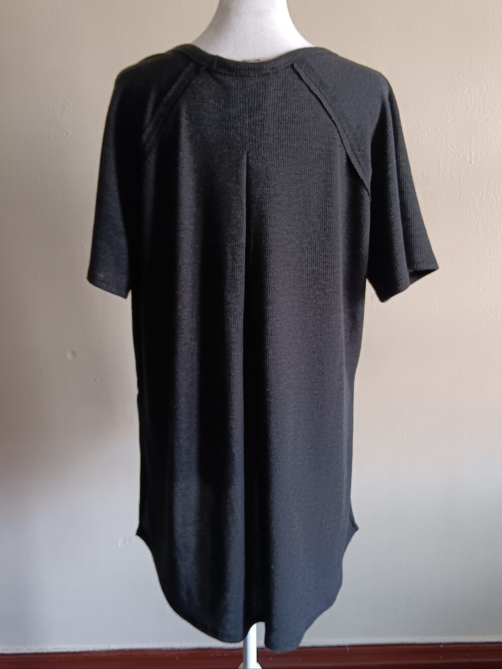 Zenana Charcoal Short Sleeve Knit Long Tunic Top Size Large, Slouchy Dark Gray - Picture 3 of 5